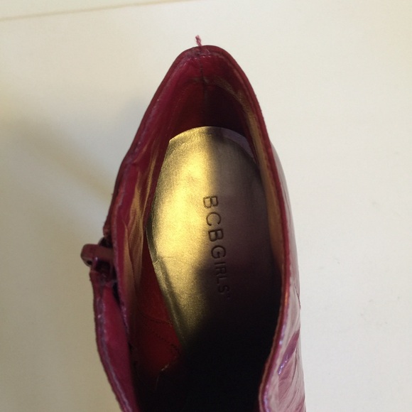 BCBGIRLS Red Shoes Size 10B - Picture 8 of 8